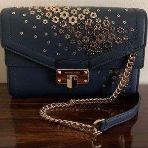 Michael Kors Kinsley Mid Shoulder Crossbody Bag